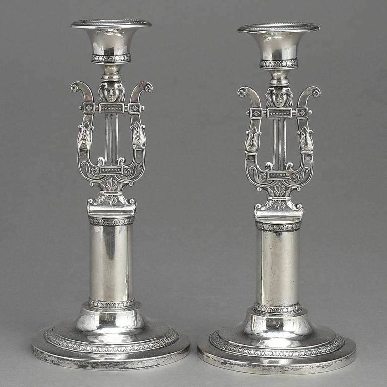 LJUSSTAKAR ETT PAR, silver, Johan Petter Grönvall, Stockholm 1826. Vikt ca 498 gram.