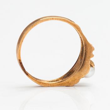 Björn Weckström, Ring "Litet ord", 14K guld, odlad pärla. Lapponia 1970.
