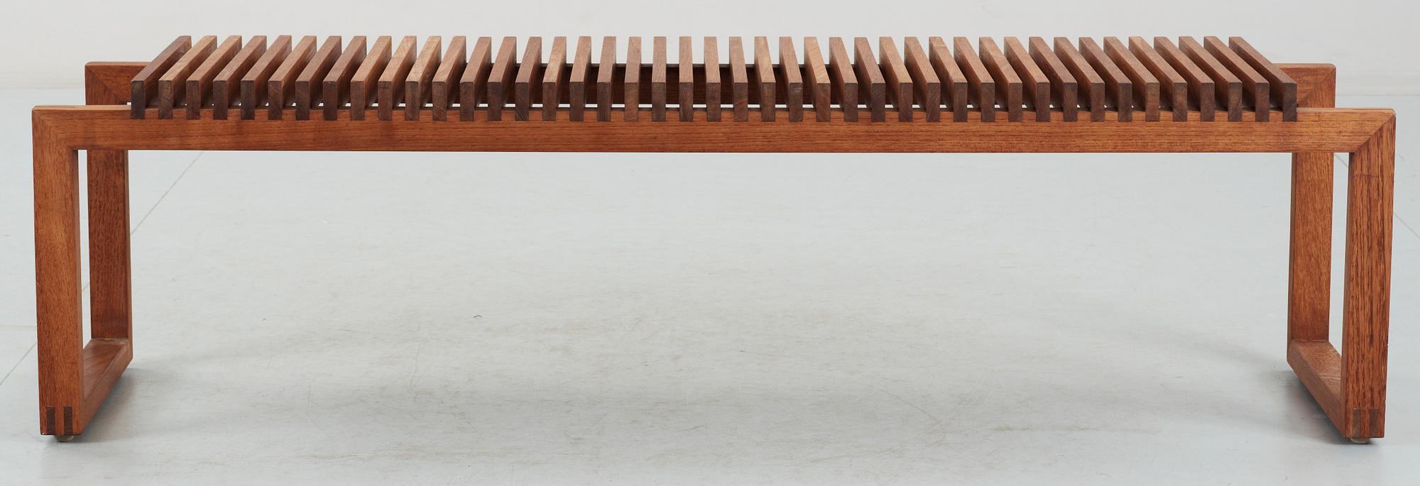 CUTTERBÄNK, Trip Trap, Danmark. Design, Niels Hvass. Etikettmärkt.