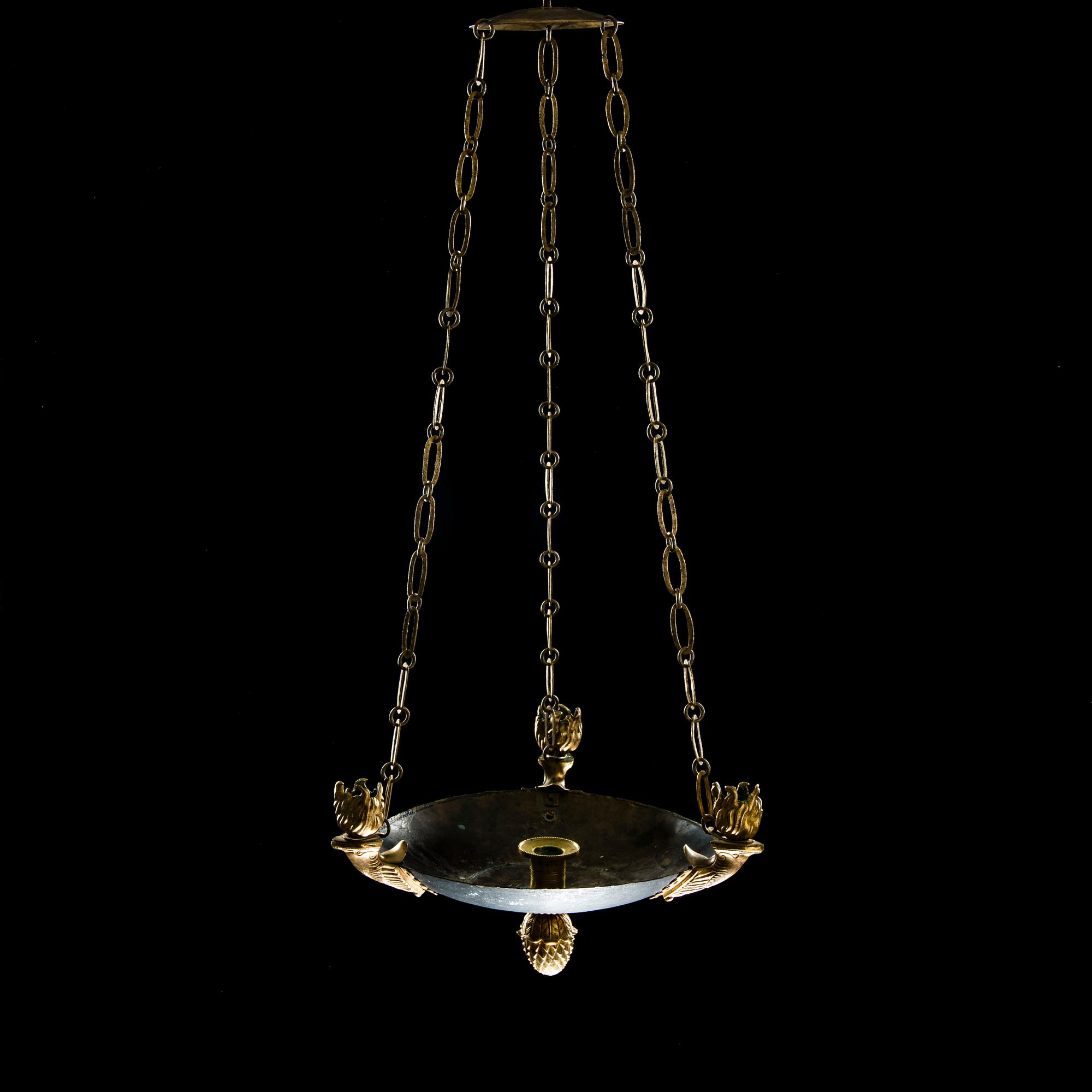 AMPEL, brons, empire, 1800-talets början. Höjd 66 cm.