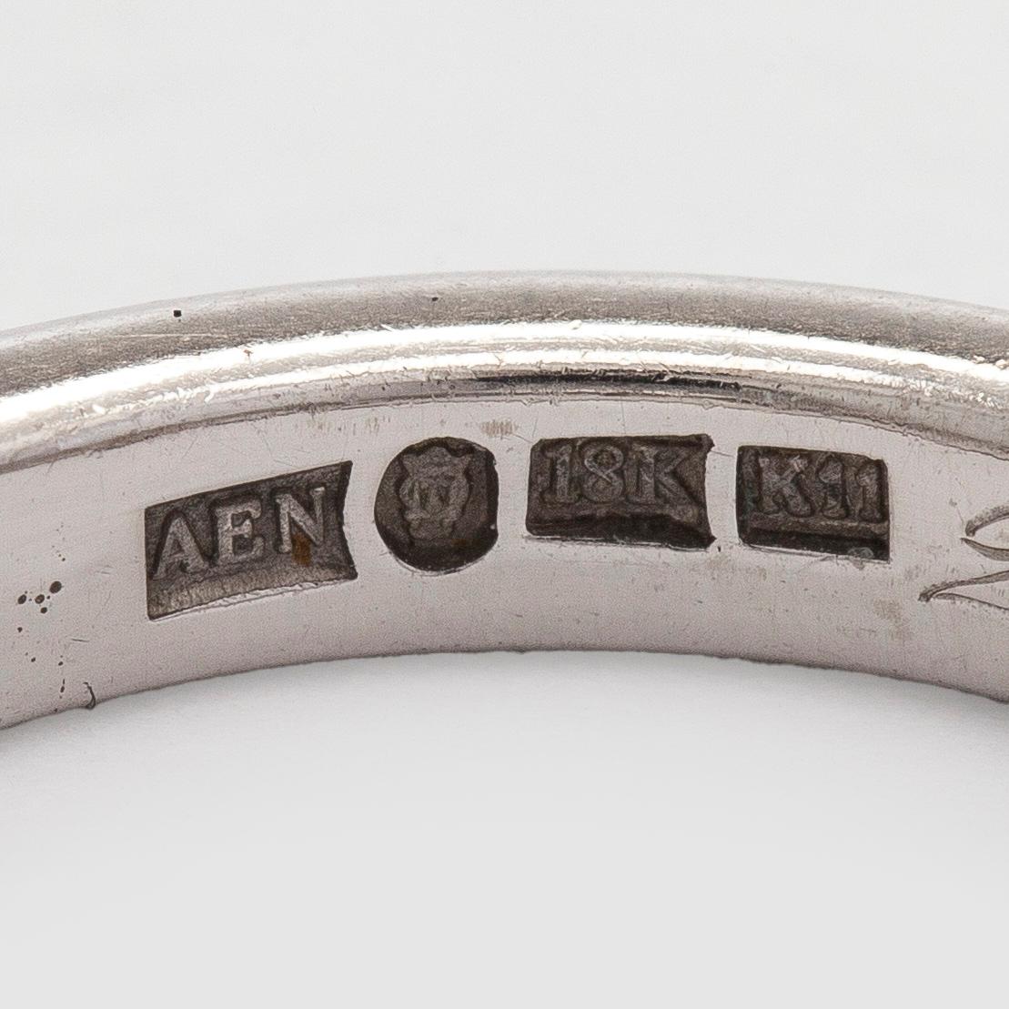 An 18K white gold ring with Flander cut diamonds. AEN Àjour Stockholm 2008.