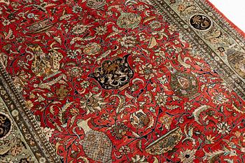 Matta, silke Ghom, ca 205 x 135 cm.