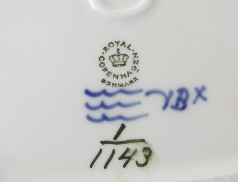 KAFFESERVIS, 17 delar, "Musselmalet", Royal Copenhagen.