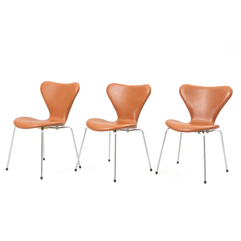 Arne Jacobsen, Chairs, 6, "Series 7", Fritz Hansen, Denmark.