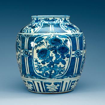 1843. A blue and white jar, Ming dynasty Wanli (1572-1620).