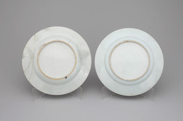 TALLRIKAR, ett par, porslin, Qianlong (1736-95), Kina.