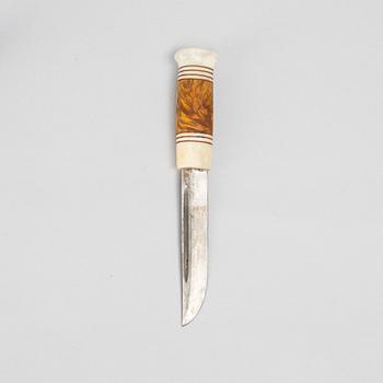 Ingvar Svonni, a reindeer antler knife, signed.
