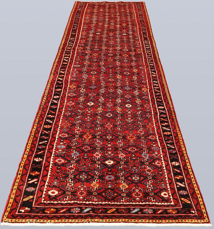 Gallerimatta, Hosseinabad, ca 438 x 94 cm.