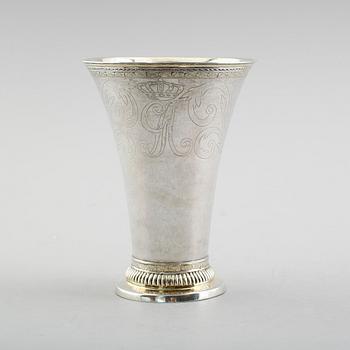 BÄGARE, silver, Nils Hellberg, Stockholm 1800. Vikt ca 457 gram.