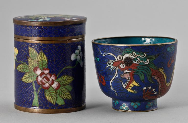 BURK samt SKÅL, cloisonné, Kina, 1900-tal.