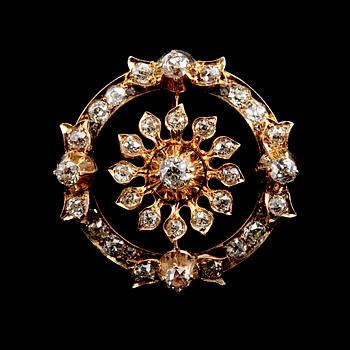 BROSCH, 33 antikslipade diamanter ca 3.30 ct.