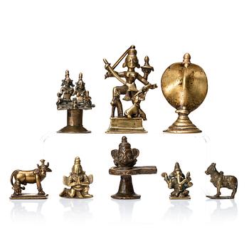 Miniatyrer, åtta stycken, mässing. Indien, 18/1900-tal.