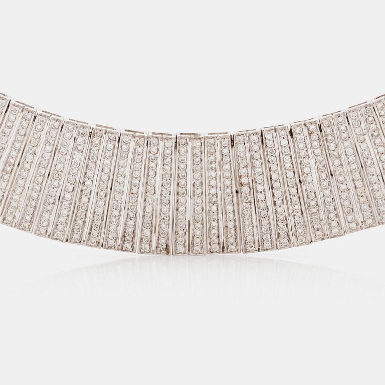 A brilliant cut diamond necklace, total carat weight circa 15.200 cts.