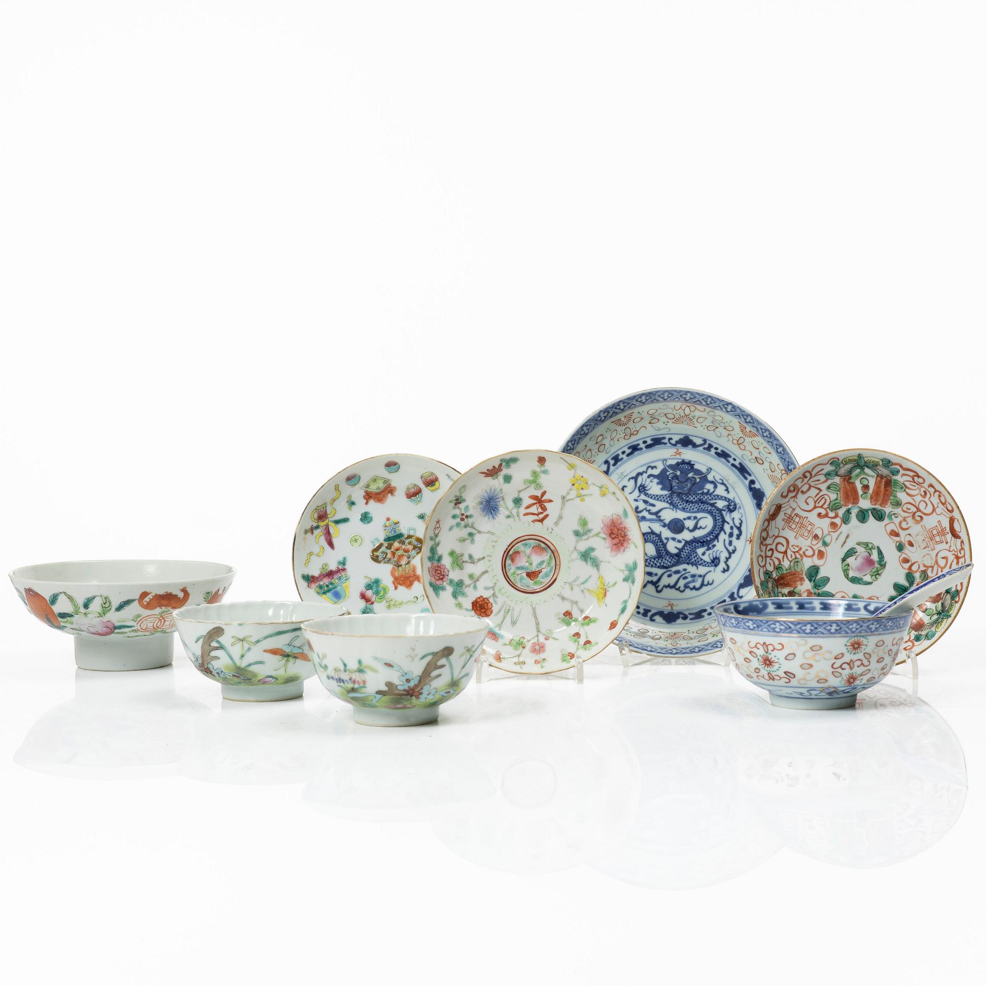 Parti, porslin, nio delar. Kina, 1900-tal.