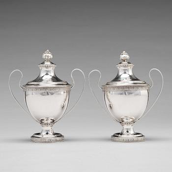 186. A pair of Swedish 18th century silver sugar bowls and covers, mark of  Fredrik Petersson Strö, Stockholm 1784.