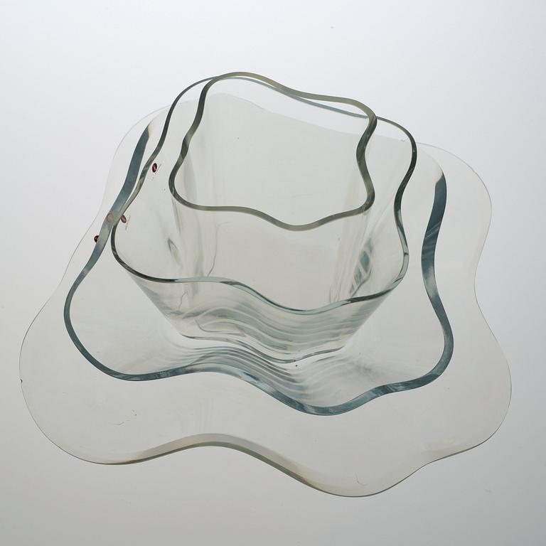 Alvar Aalto, An Alvar Aalto 4 pcs glass sculpture, 'Aalto flower', Iittala, Finland.