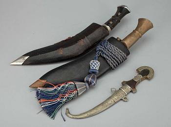 DOLKAR, 3 st, 1900-talets mitt.