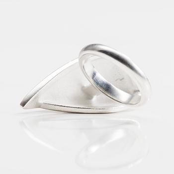 RING, sterling silver, "Shade" Pekka Hirvonen, Lapponia 2000-tal. Vikt 12,6 g.