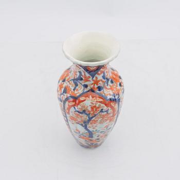 Urnor och vaser 7 dlr Japan Imari 18/1900-tal porslin.