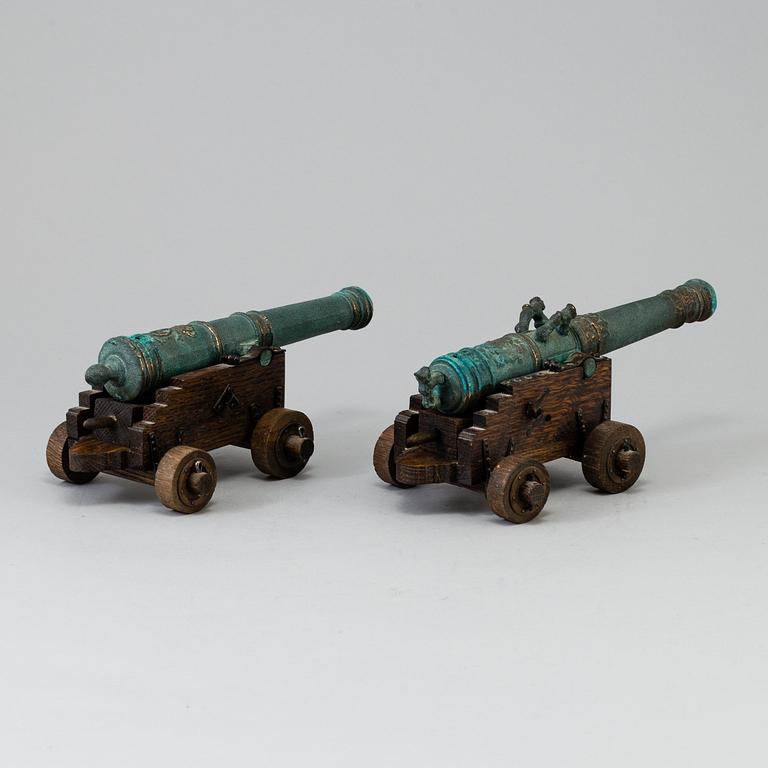 A pair of decorative canons, "Vasa 1628", Svensk Metallkonst AB, Karlskrona.