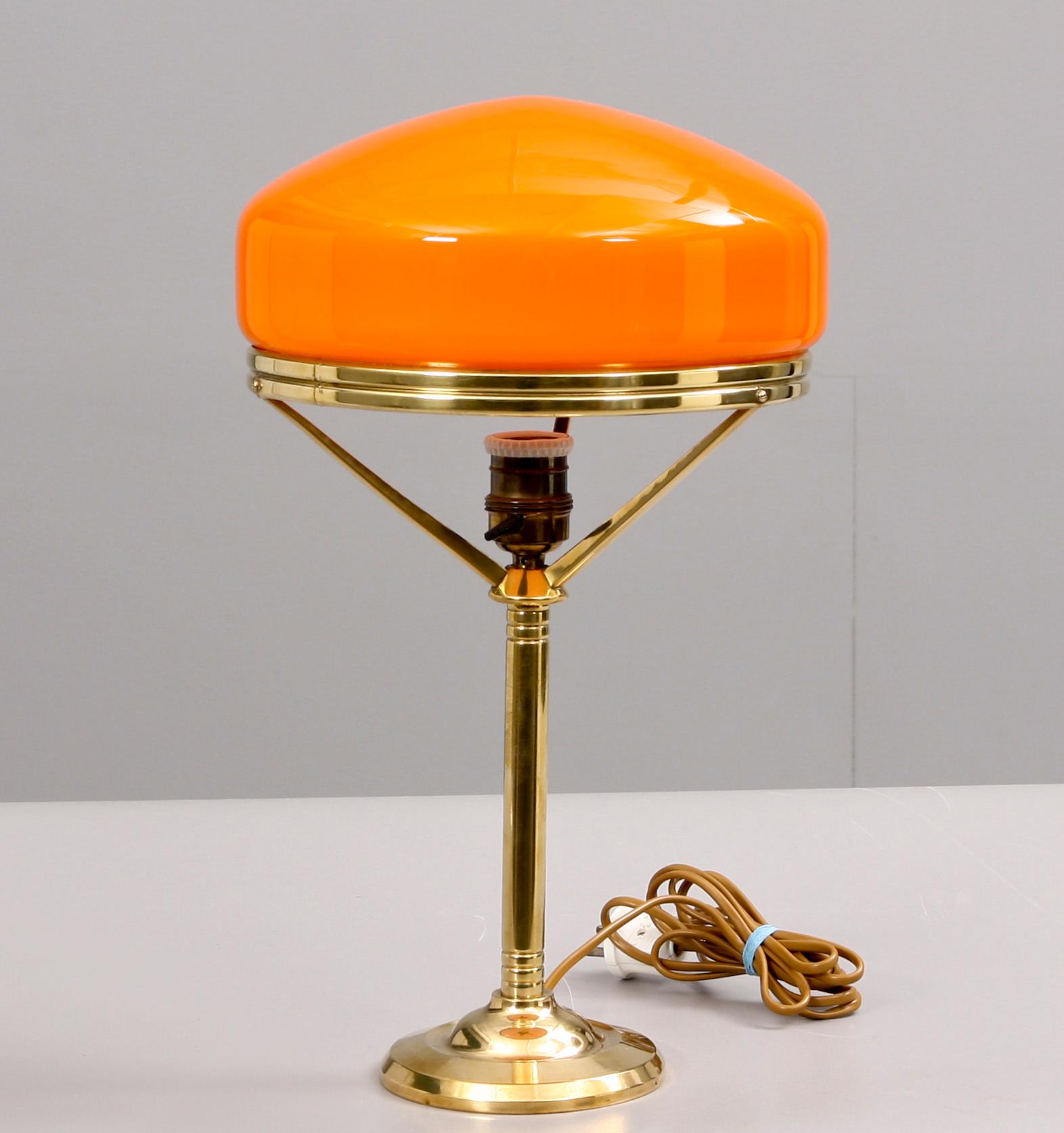 BORDSLAMPA, sk Strindbergslampa. 1900-tal.