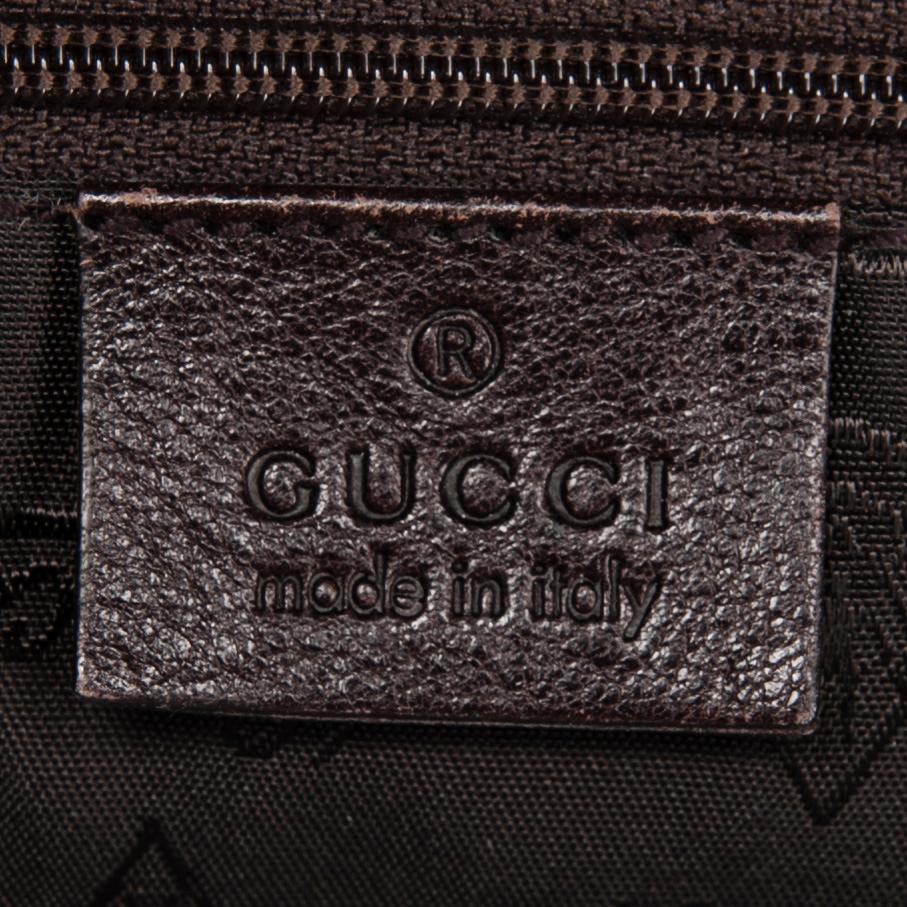 LAUKKU, Gucci.