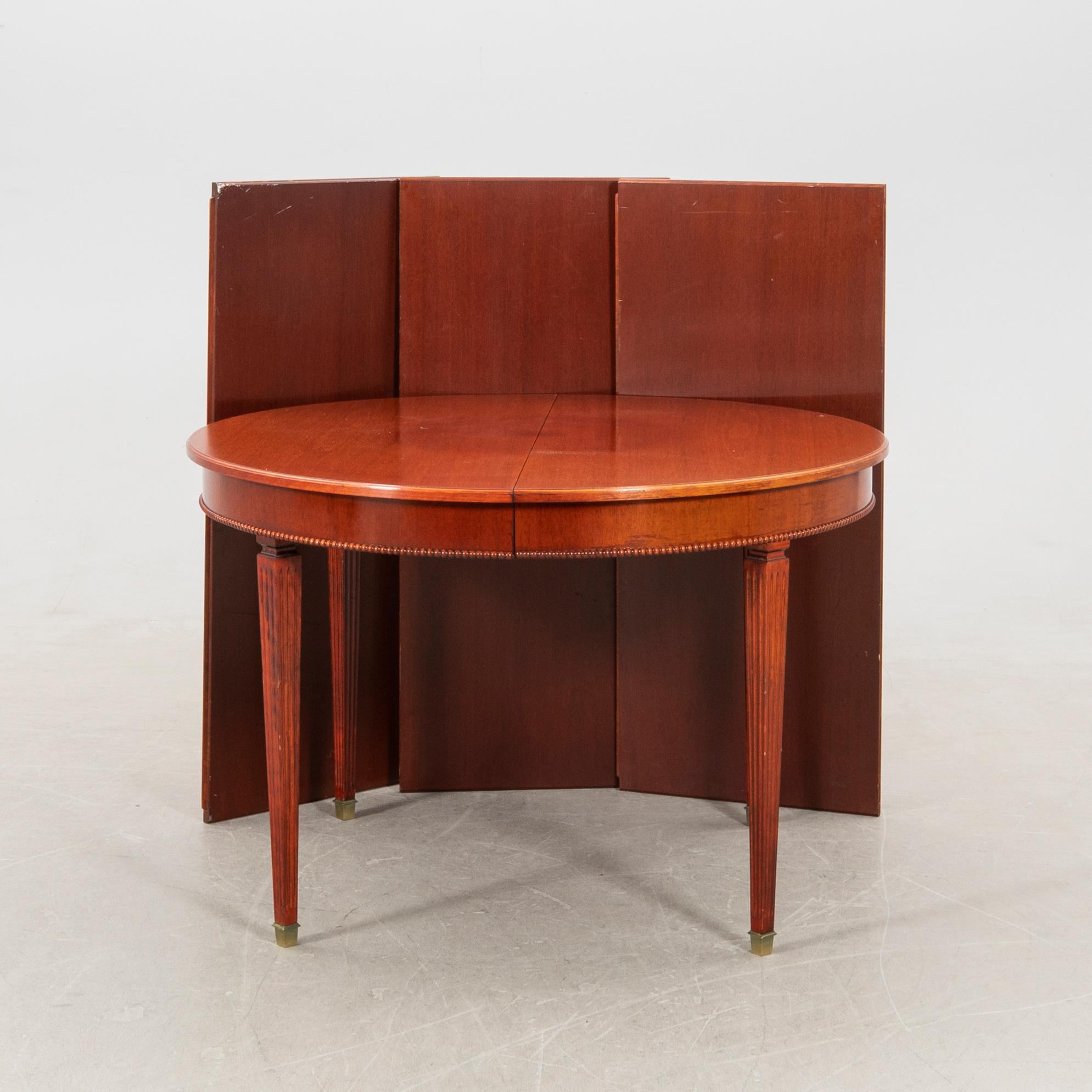 Dining table, Gustavian style, mid-20th century.