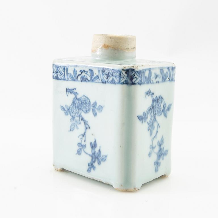 Tedosa China Qing Dynasty 18th century porcelain.