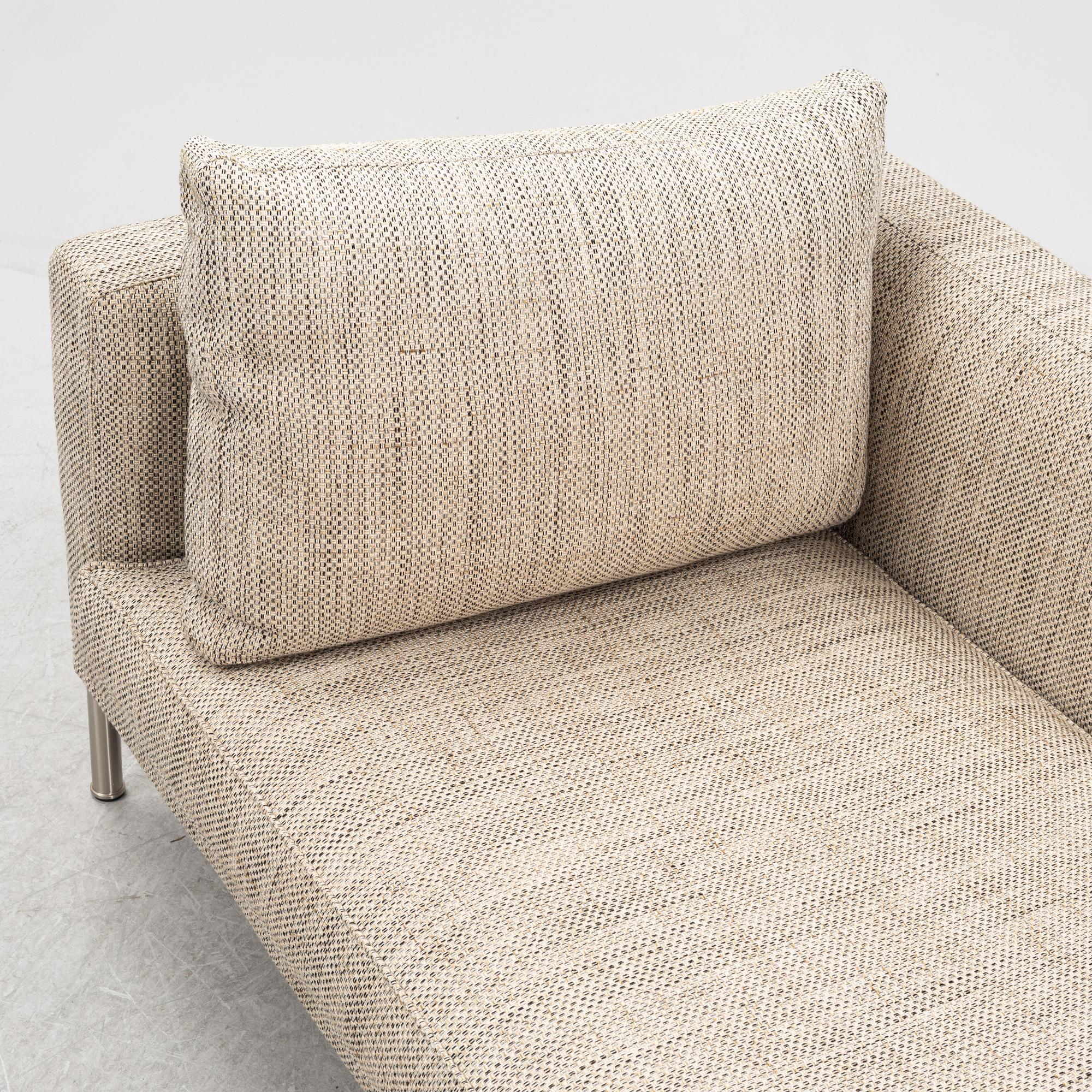 A 'Tiziano' chaise lounge from Frigerio, Italy.