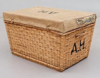 KOFFERT, 1900-talets första hälft.