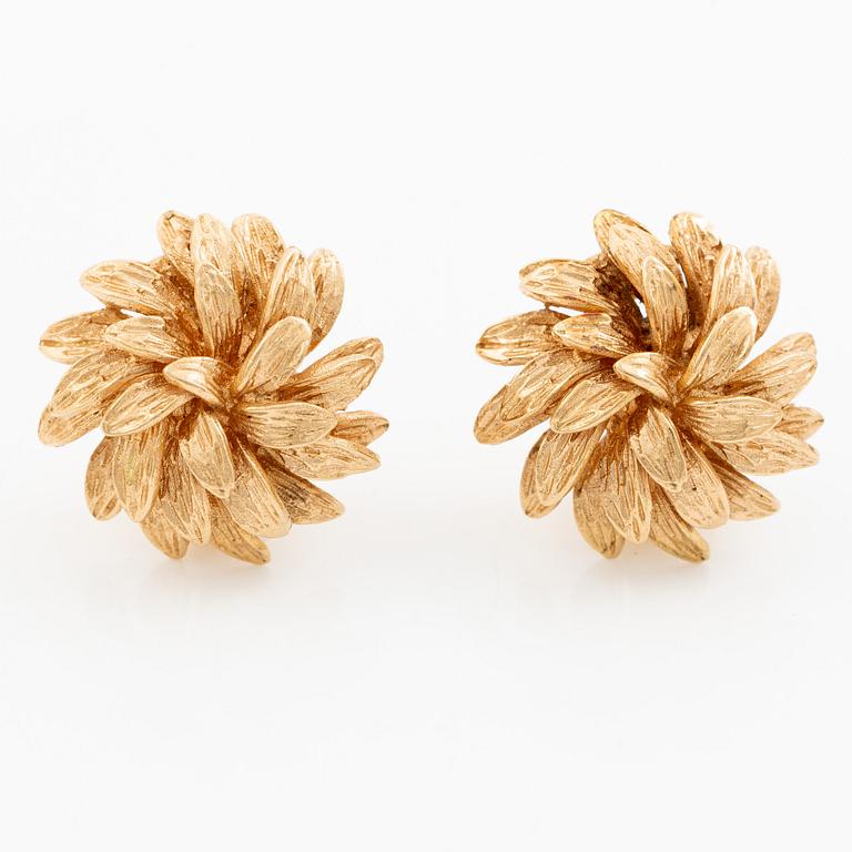Earrings, 18K gold in the form of leaves.