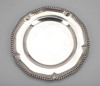 TALLRIK, silver, London 1898. Vikt 552 g.