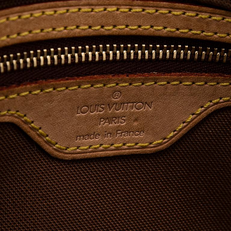 Louis Vuitton, a 'Trotteur' monogram canvas bag.