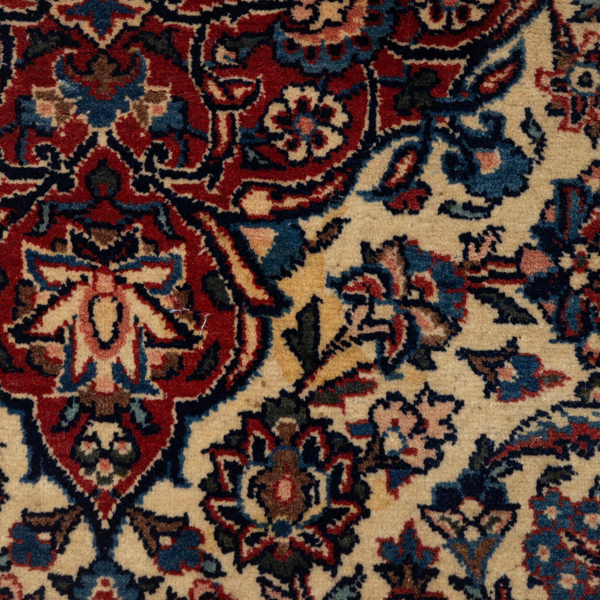 Carpet, oriental, approx. 205 x 130 cm.