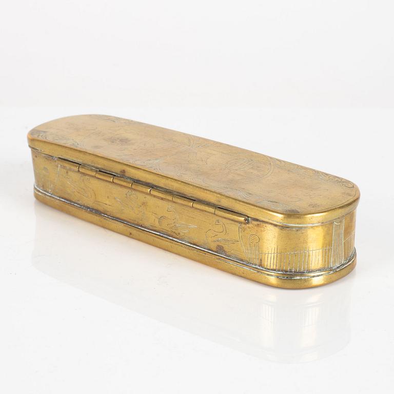 A dutch engraved brass snuffbox, 18th century.