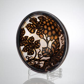 An Eva Englund 'Graal' glass vase, Orrefors 1987.