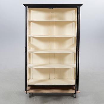 Vitrinskåp, 1900-tal.