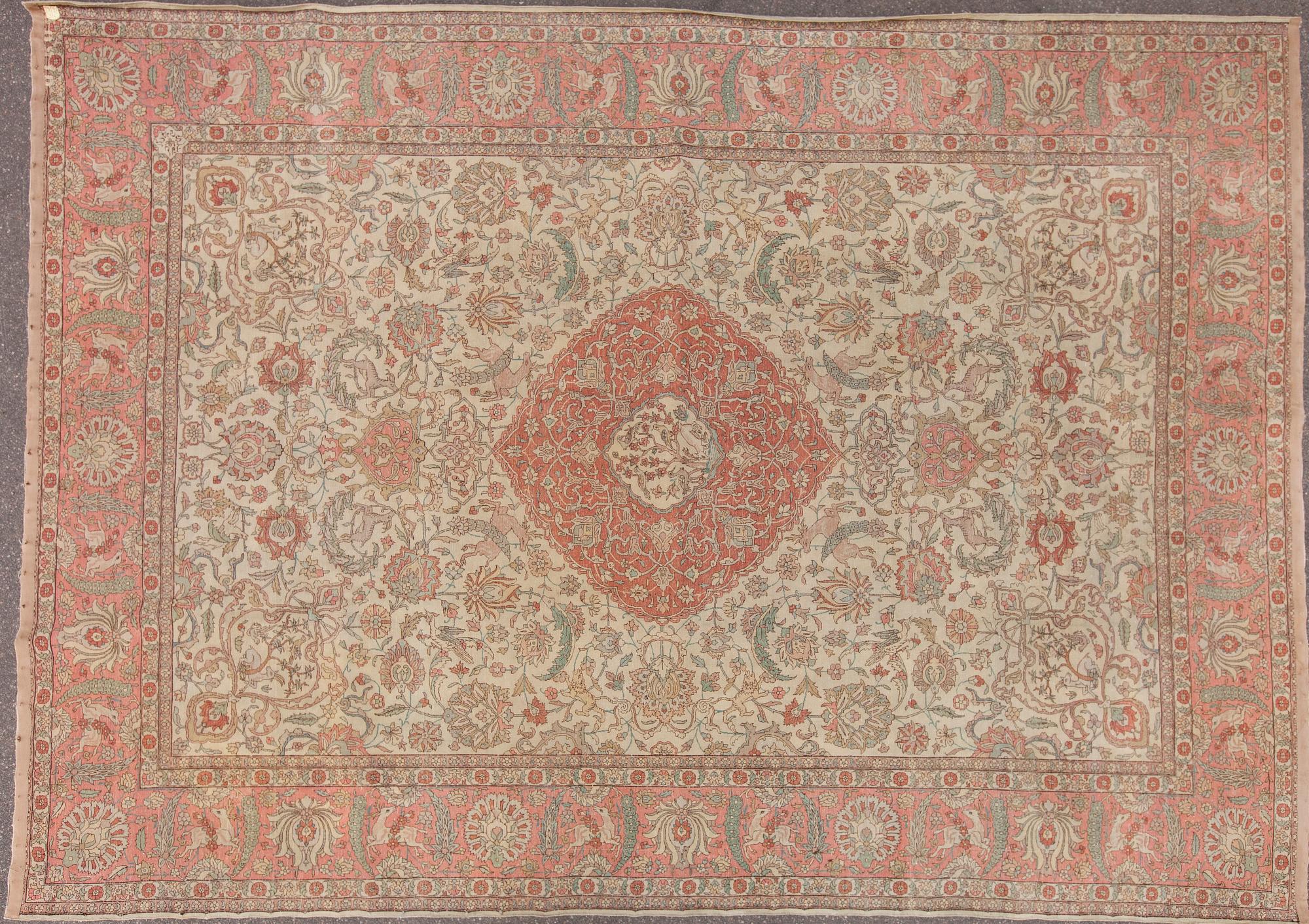 MATTA, Täbriz. Ca 407x298 cm.