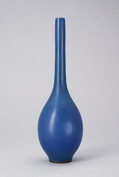 A Berndt Friberg stoneware vase, Gustavsberg Studio 1970.