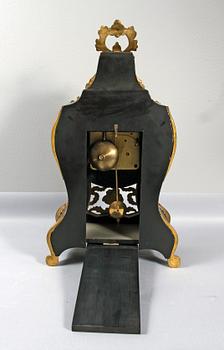 BORDSPENDYL med KONSOL, rokokostil, 1900-tal.