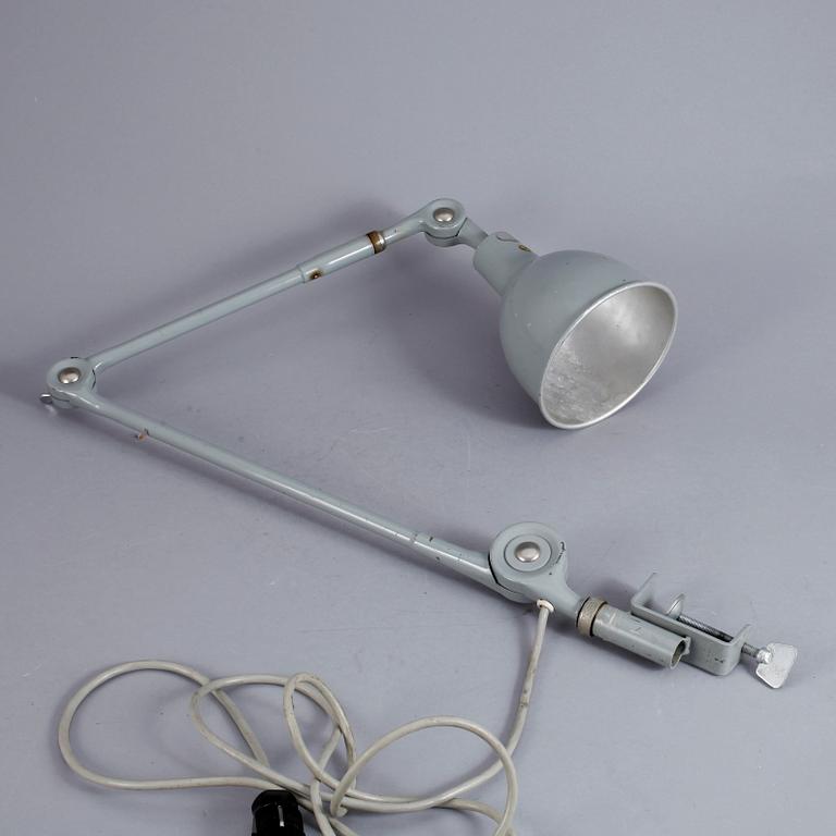 SKRIVBORDSLAMPA, 1900-talets tredje kvartal.