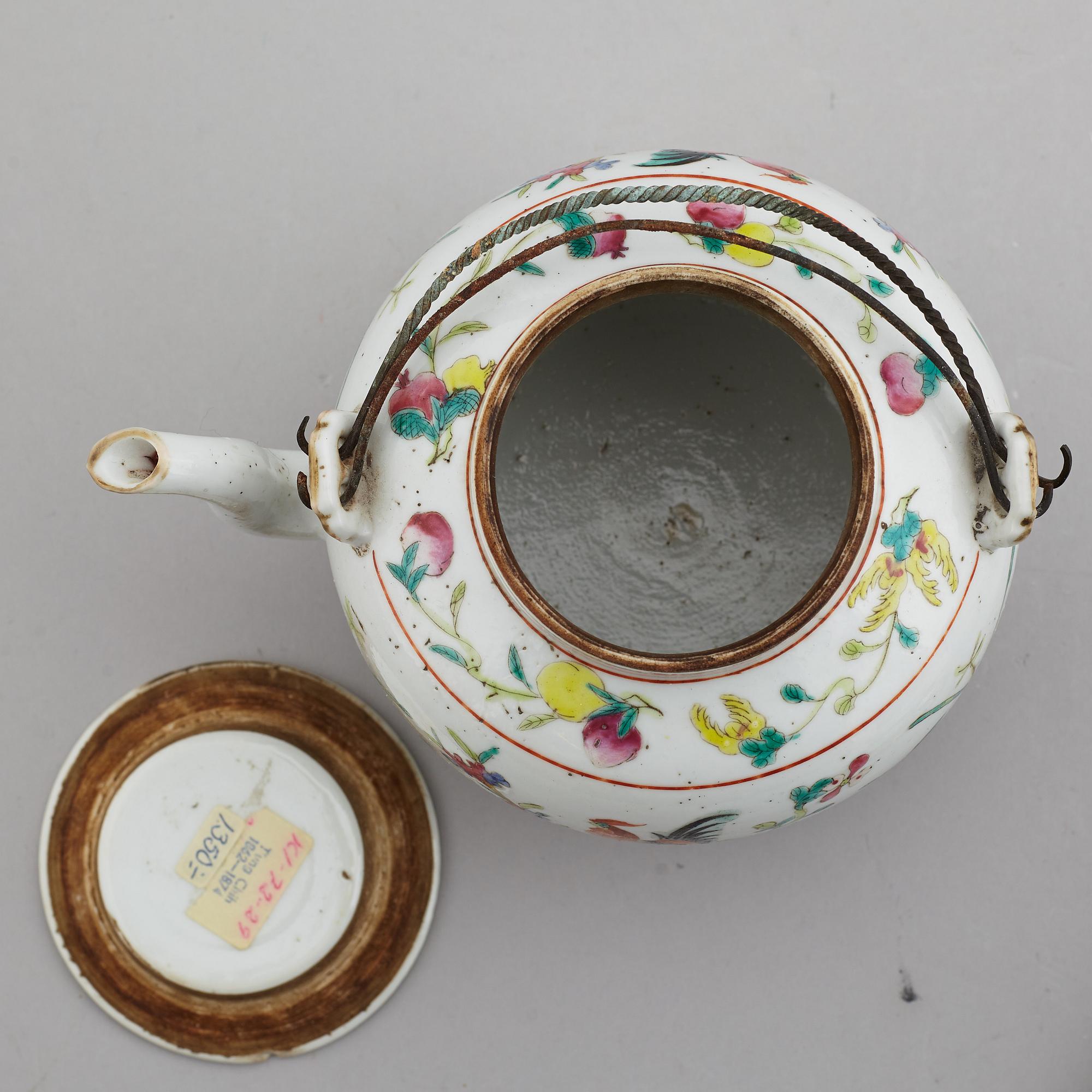 A famille rose table lamp made out of a lantern, and a teapot, dish and jar, late Qing dynasty.