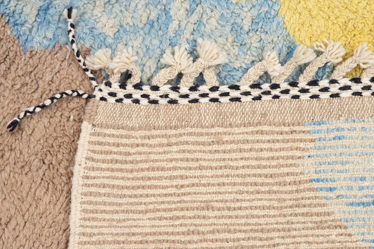 Carpet, Morocco, approx. 240 x 175 cm.