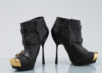 SKOR, ett par, Alexander McQueen.
