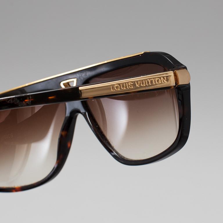 SOLGLASÖGON, "Evidence", Louis Vuitton.