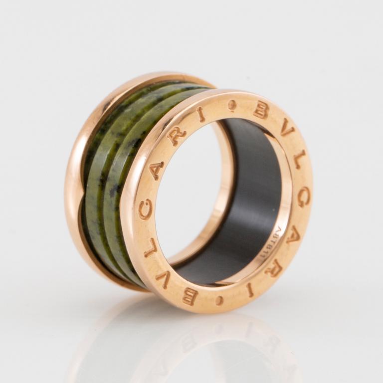 Bulgari ring B.zero1 roséguld med grön marmor.