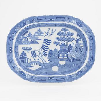 A 'Willow' pattern creamware serving dish, possibly England, 19th Century.