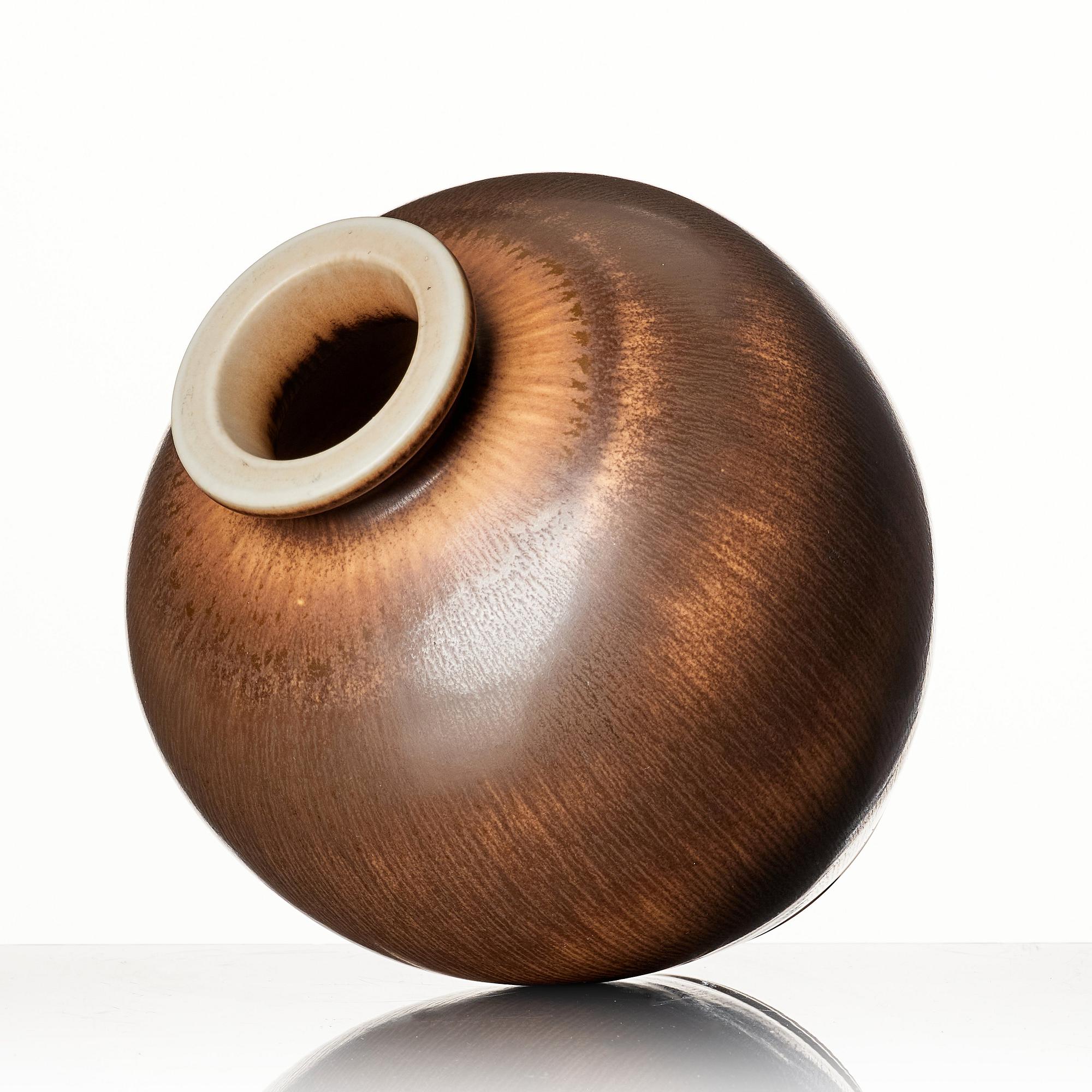 Berndt Friberg, a stoneware vase, Gustavsberg studio, Sweden 1962.