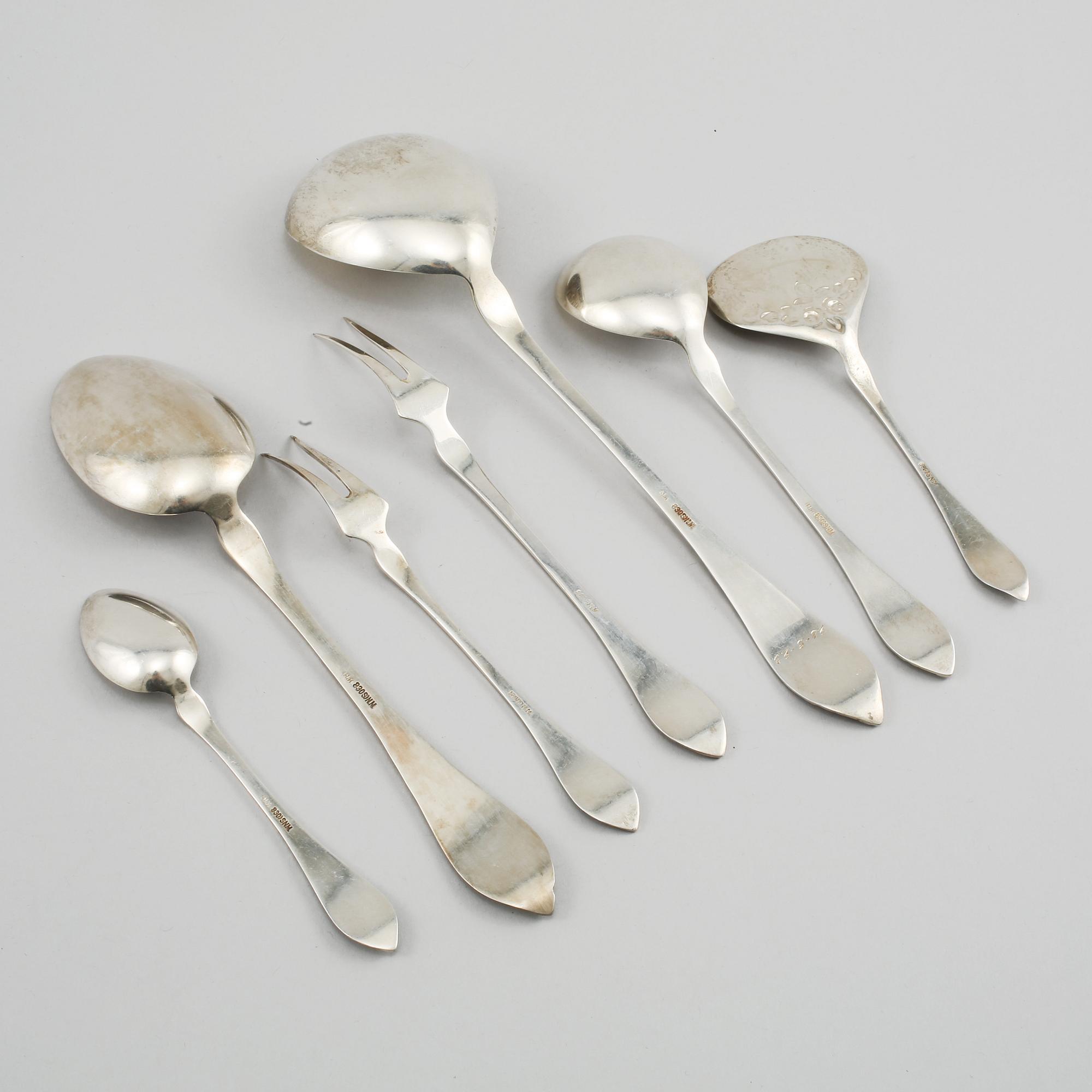 BESTICKSERVIS, 25 delar, silver, 1900-talets första hälft, vikt ca 580 g.