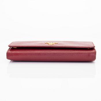 Prada, wallet.